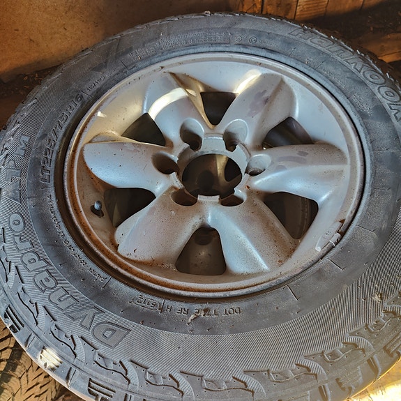 Nissan teranon aluvanteet 16"