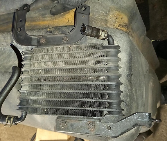 Toyota Carina E 1,6 -96 öljynlauhdutin