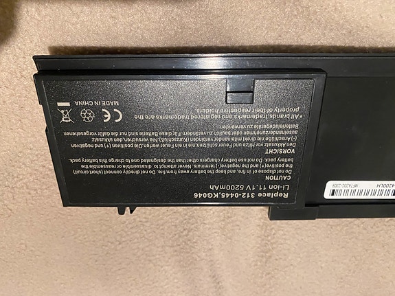 Dell D430 akku uusi kirkkailla ledeillä