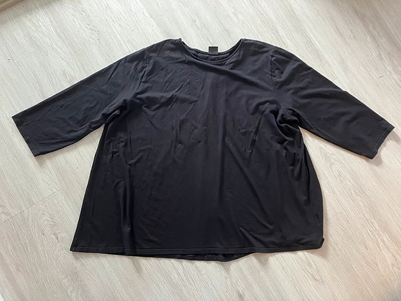 NANSO 🖤 XXL  pusero
