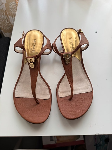 Michael Kors sandaalit
