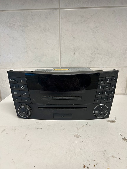 Mercedes-Benz E W211 Facelift radio