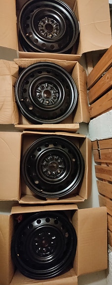 Uudet teräsvanteet mustat 4kpl 5*114.3