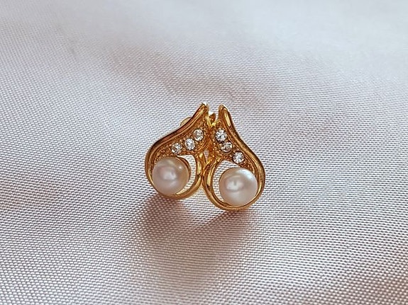 Kullatut helmi korvakorut vintage
