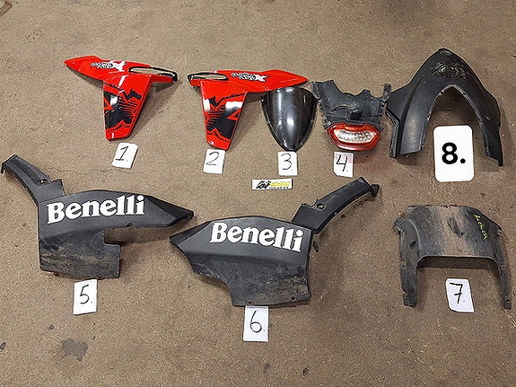 Benelli skootterin purkuosia
