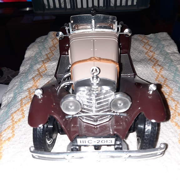 Mercedes Benz 1:18