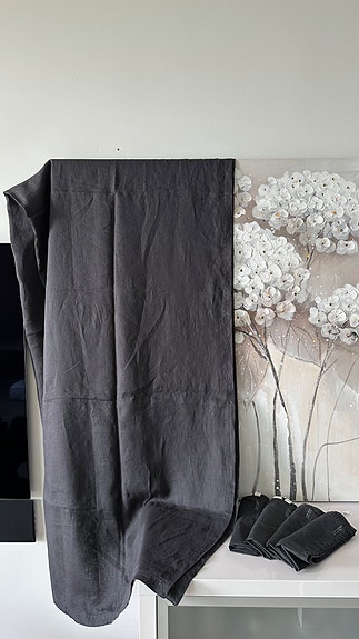 Pellava pöytäliina ja 4 lautasliina (240 x 140 cm), antrasiitin harmaa