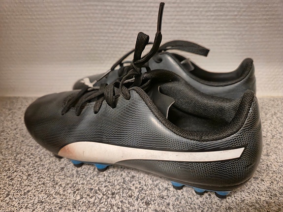 Puma jalkapallokengät