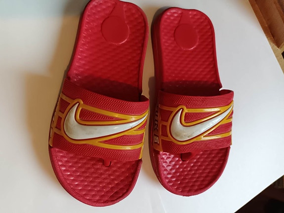 NIKE-sandaalit