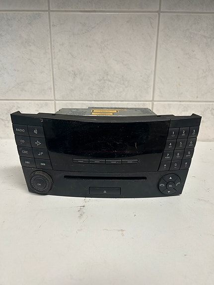 Mercedes-Benz E W211 radio