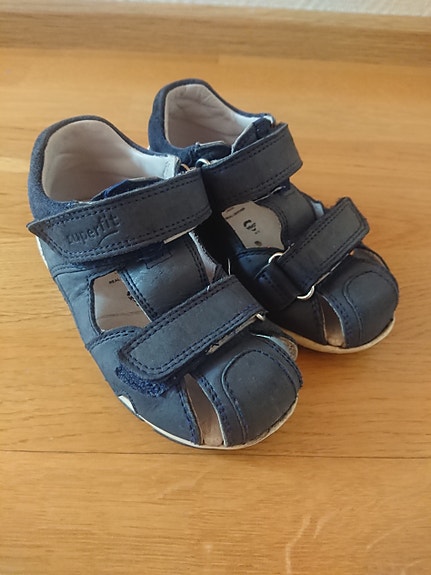 Superfit nahkasandaalit 25