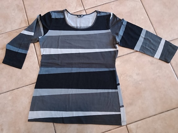 Marimekko paita, 3/4 pituiset hihat, koko M