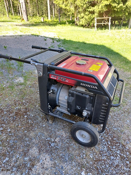 Honda EM70is aggregaatti