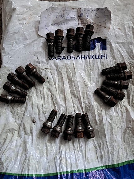 Vw renkaiden pultiit 20 kpl.