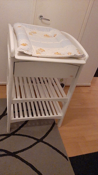 Troll hoitopöytä
