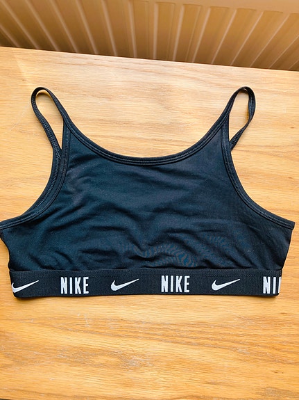 Nike toppi