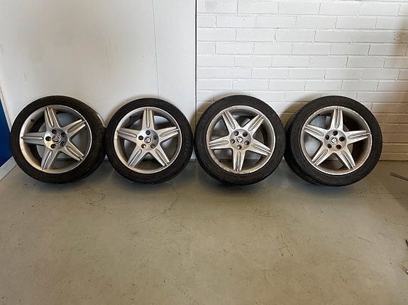Jaguar 18" Alumiinivanteet + kesärenkaat  (133)