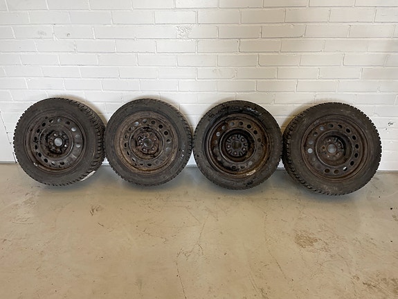Toyota vanteet 16" +205/55/16 nastarenkaat (179)