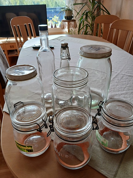 Lasitölkit ja pullot