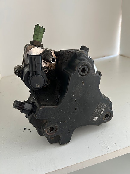 Volvo V70 mk3 2.4D korkeapainepumppu