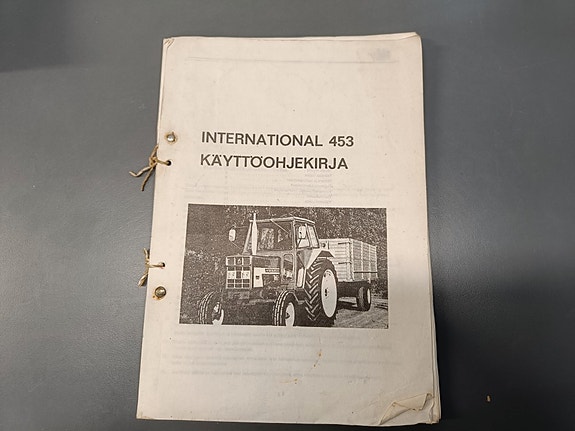 International IH -traktoreiden ohjekirjat ja varaosakirjat - Verkkokaupastamme!
