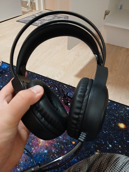 Myydään hyvät peli kuulokkeet hinta 10€👍