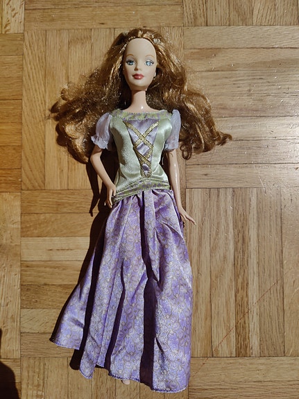 Barbie Princess and the Pea Masquerade ball princess
