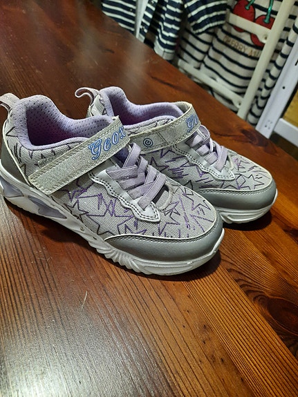 Geox, vilkkuvat lenkkarit, koko 30