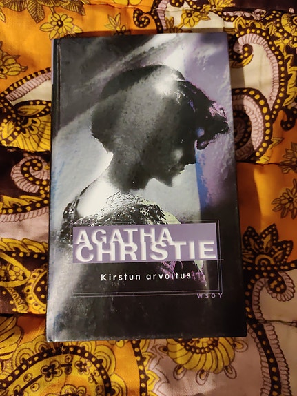 Agatha Christie : Kirstun arvoitus