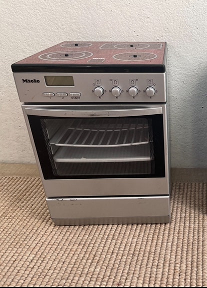 Miele lelu uuni