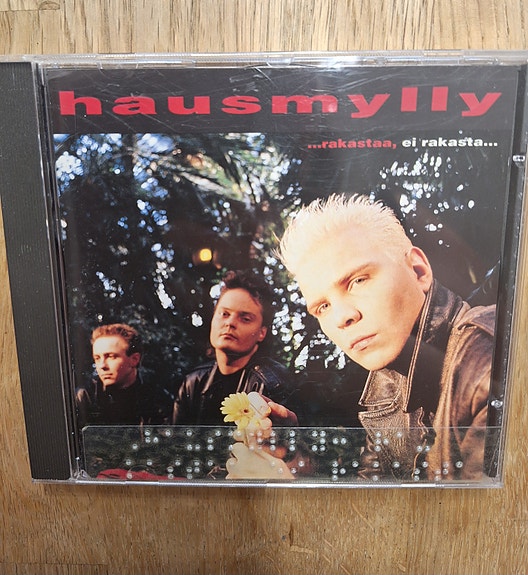 Myydään Hausmylly Rakastaa, ei rakasta cd levy