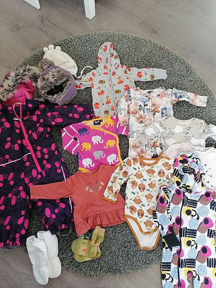 Lassie uusi toppahaalari ja iso vaatepaketti koko 74cm