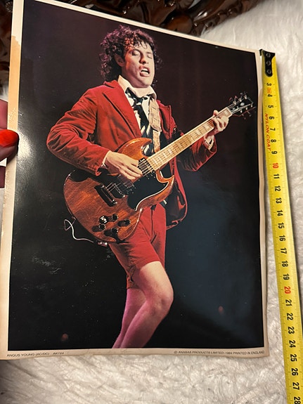 Angus Young kortti (vintage), elämää nähnyt.
