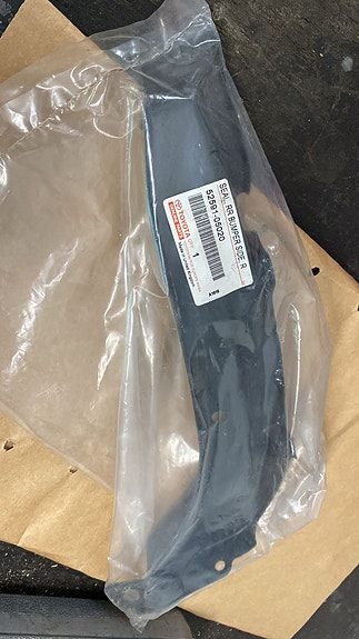 Toyota puskurin tiiviste 52591-05020