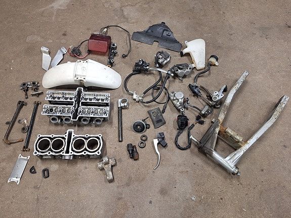 Yamaha FZR 600 Purkuosia