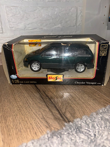 1/24 Chrysler Voyager 1996 Pienoismalli