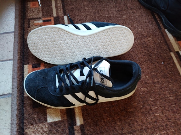 Adidas tennarit