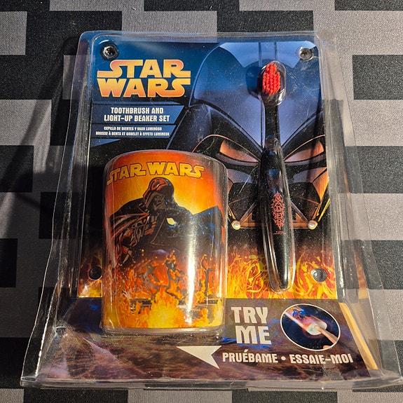 Star Wars hammasharja ja muki -lahjasetti (2005, avaamaton)