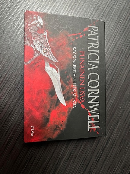 Patricia Cornwell: Punainen usva, matkakirja