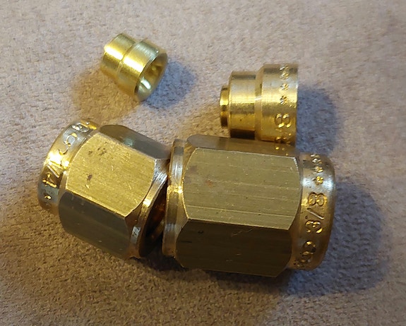 Ilmalämpöpumppu kylmäaineputken puristusliittimet 1/4"x3/8"