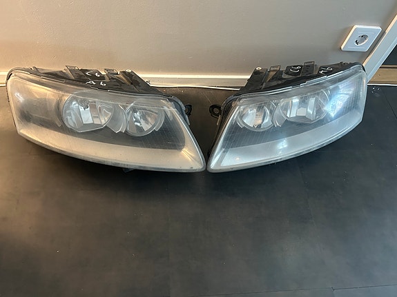 Audi A6 C6 halogenumpiot