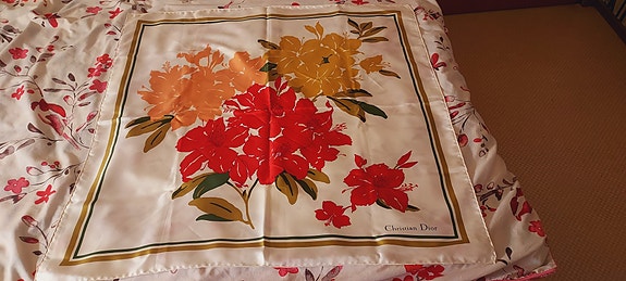 Silkkihuivi Christian Dior