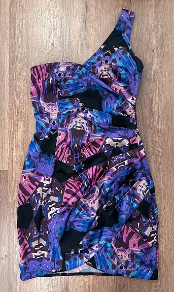 Pixie Lott x Lipsy mekko 34