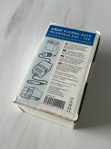 Airam kuorma-auto muuntaja 24v-12v