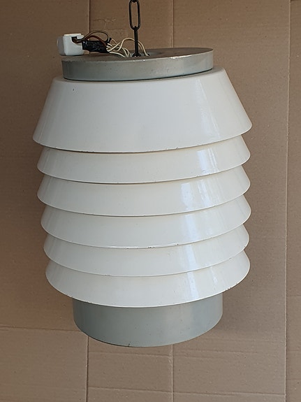 Vintage riippuvalaisin - 1900-luvun puolivälin modernia muotoilua