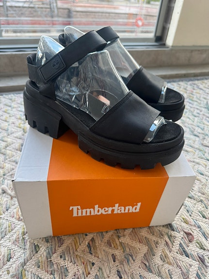 Timberlandin sandaalit 39.5