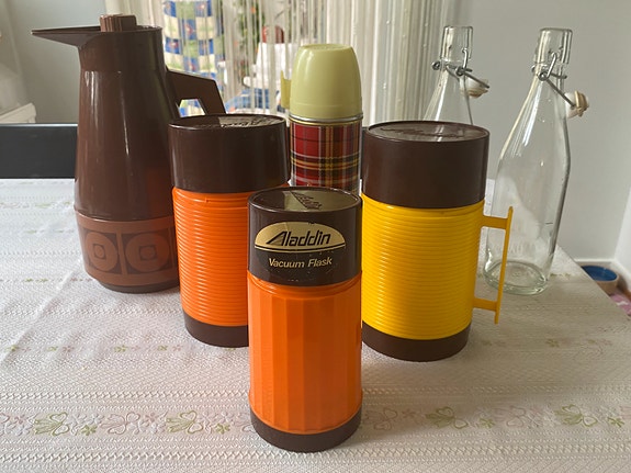 Retro astiat