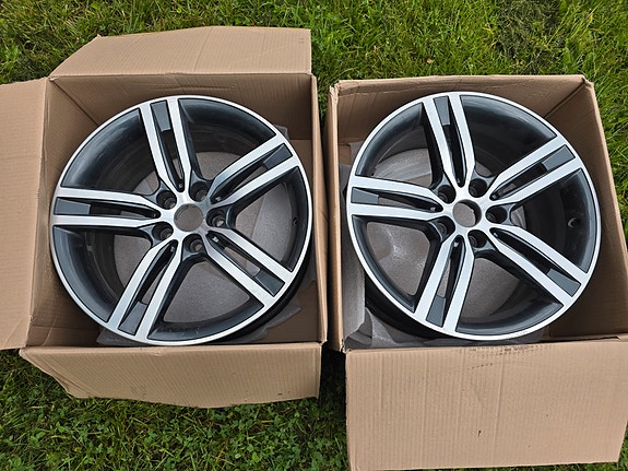 ALY86162 BMW 530e, 530i, 540i Vanne, hiilenharmaa