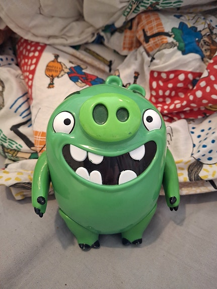 Puhuva Angry birds possu