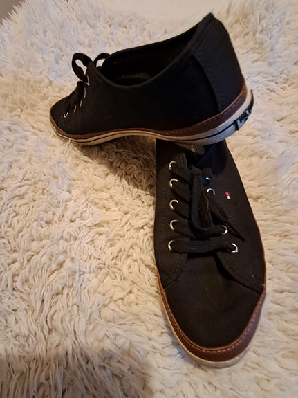 Tennarit, Tommy Hilfiger koko 39 mustat